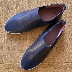 FRYE black "Melanie" Chelsea leather sneakers